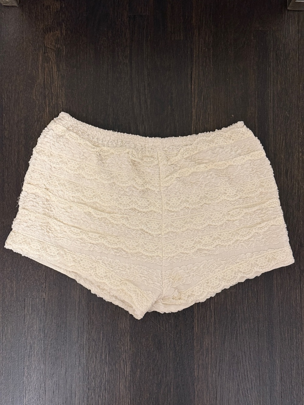 Cream Ruffle Mini Shorts - Picture 2 of 3